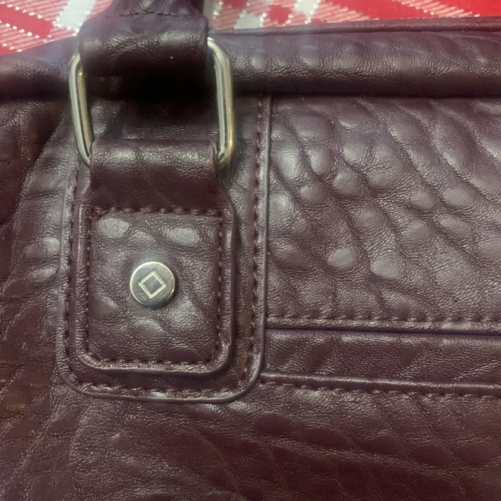 Vintage Leather Tote in Rich Purple - Picture 13 of 13